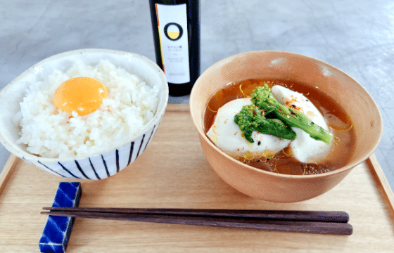 オリーブオイル味噌汁とオリーブオイル卵かけごはん