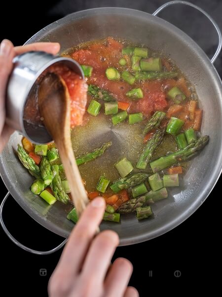 アスパラとエンドウ豆のスペイン風ごはん