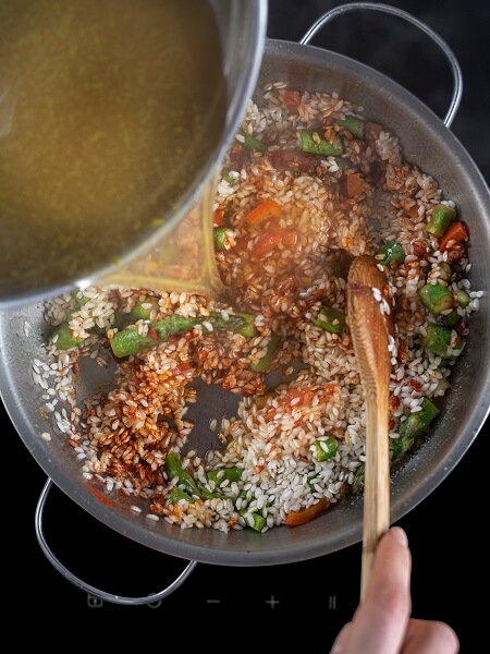 アスパラとエンドウ豆のスペイン風ごはん