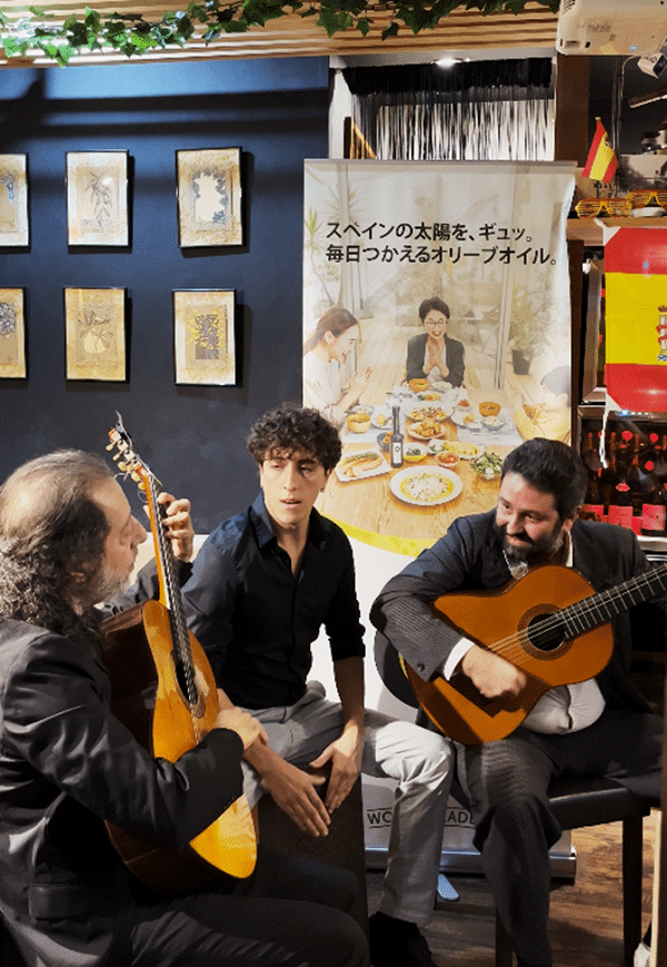 スパニッシュ音楽の生演奏