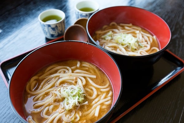 オリーブオイルを使ったきつねうどんのレシピ